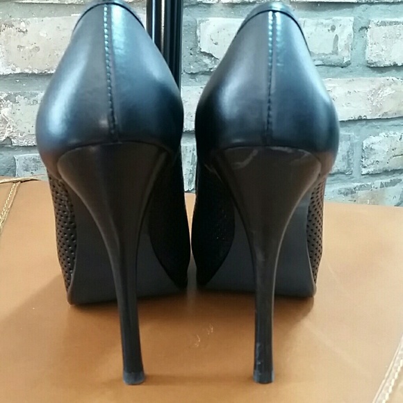 Levity Black Leather Peep-Toe High Heels - Size 5.5 - Picture 6 of 8